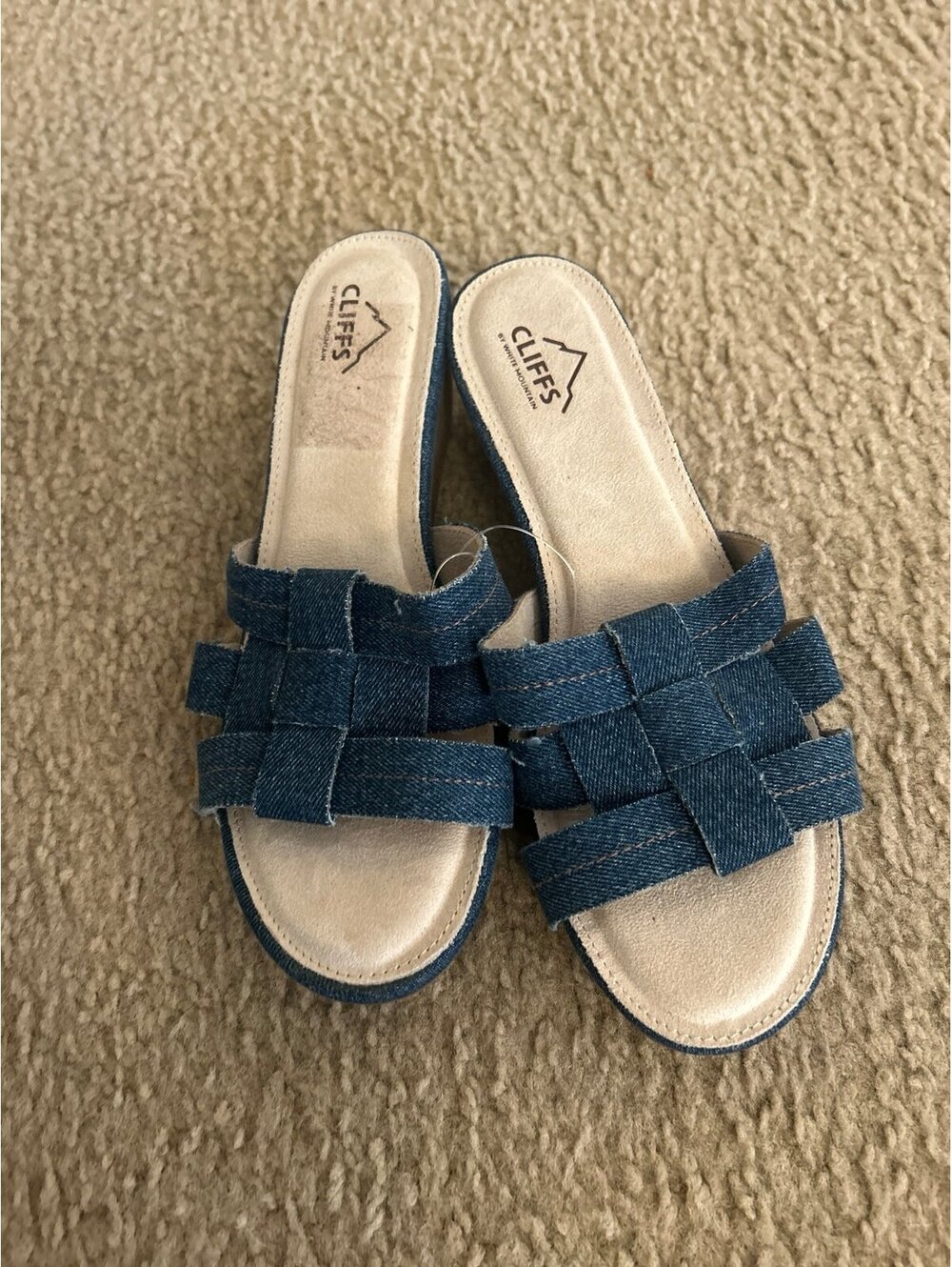 C427 Sandals shoes   size 10 m jean looking